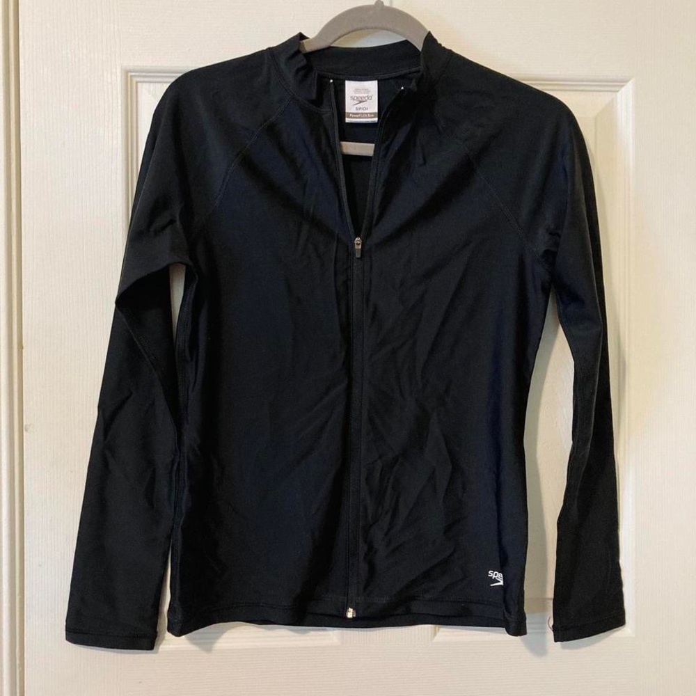 **SOLD. DO NOT BUY**New without Tag. Speedo women’s sz S front zip up
